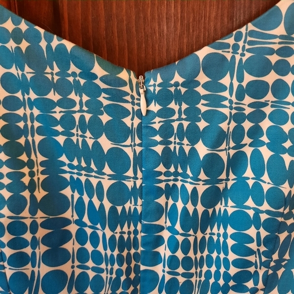 Calvin Klein retro mod print blue & white sleeveless fit and flare midi dress - Picture 8 of 11